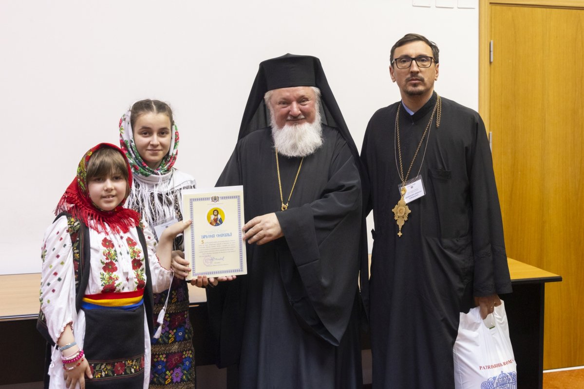Tineri misionari câștigători ai concursurilor naționale, premiați în Capitală 296288