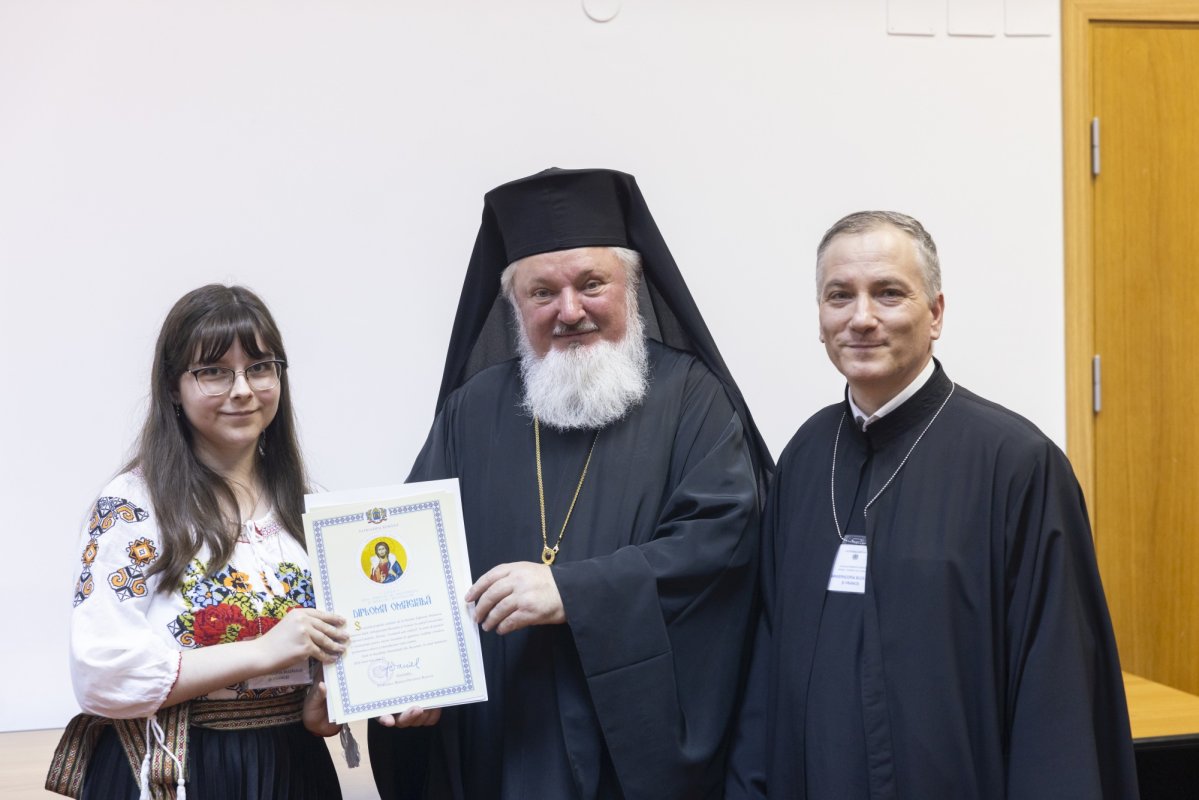 Tineri misionari câștigători ai concursurilor naționale, premiați în Capitală 296289