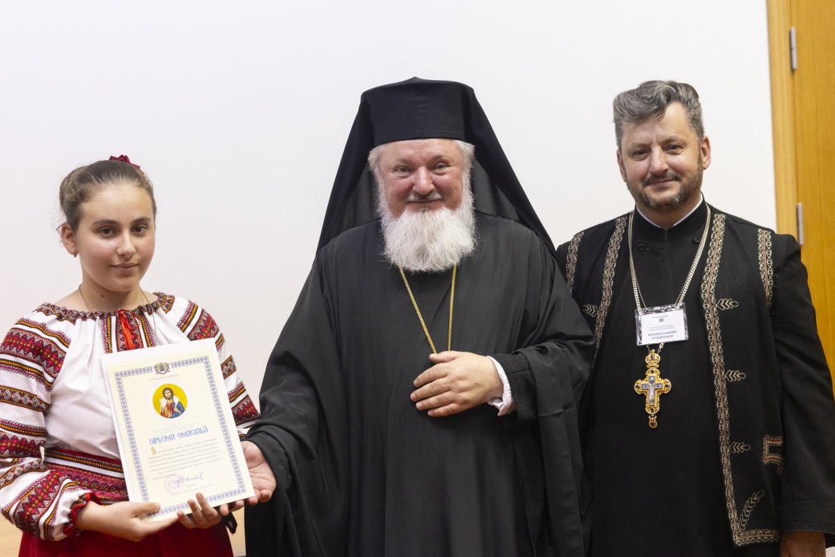 Tineri misionari câștigători ai concursurilor naționale, premiați în Capitală 296291