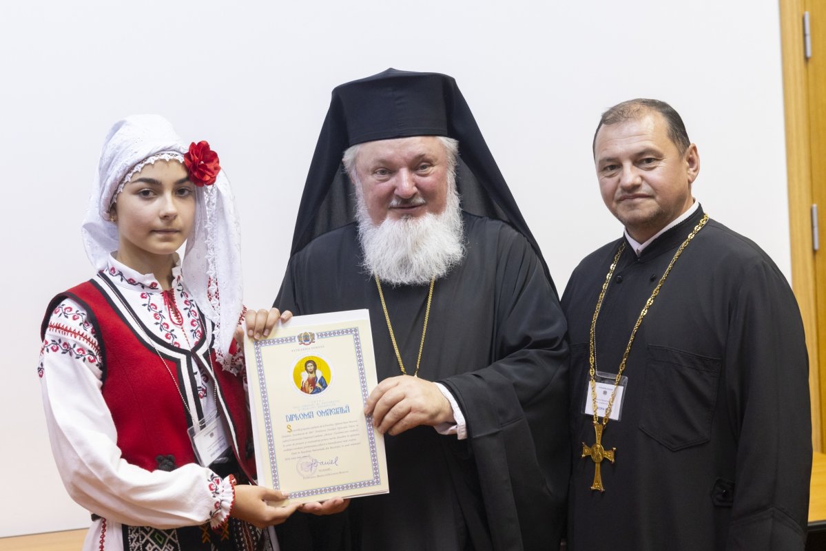 Tineri misionari câștigători ai concursurilor naționale, premiați în Capitală 296294