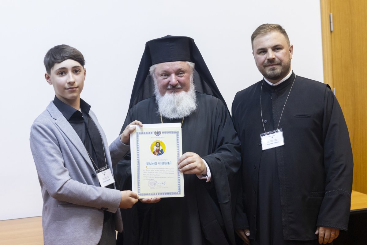 Tineri misionari câștigători ai concursurilor naționale, premiați în Capitală 296298