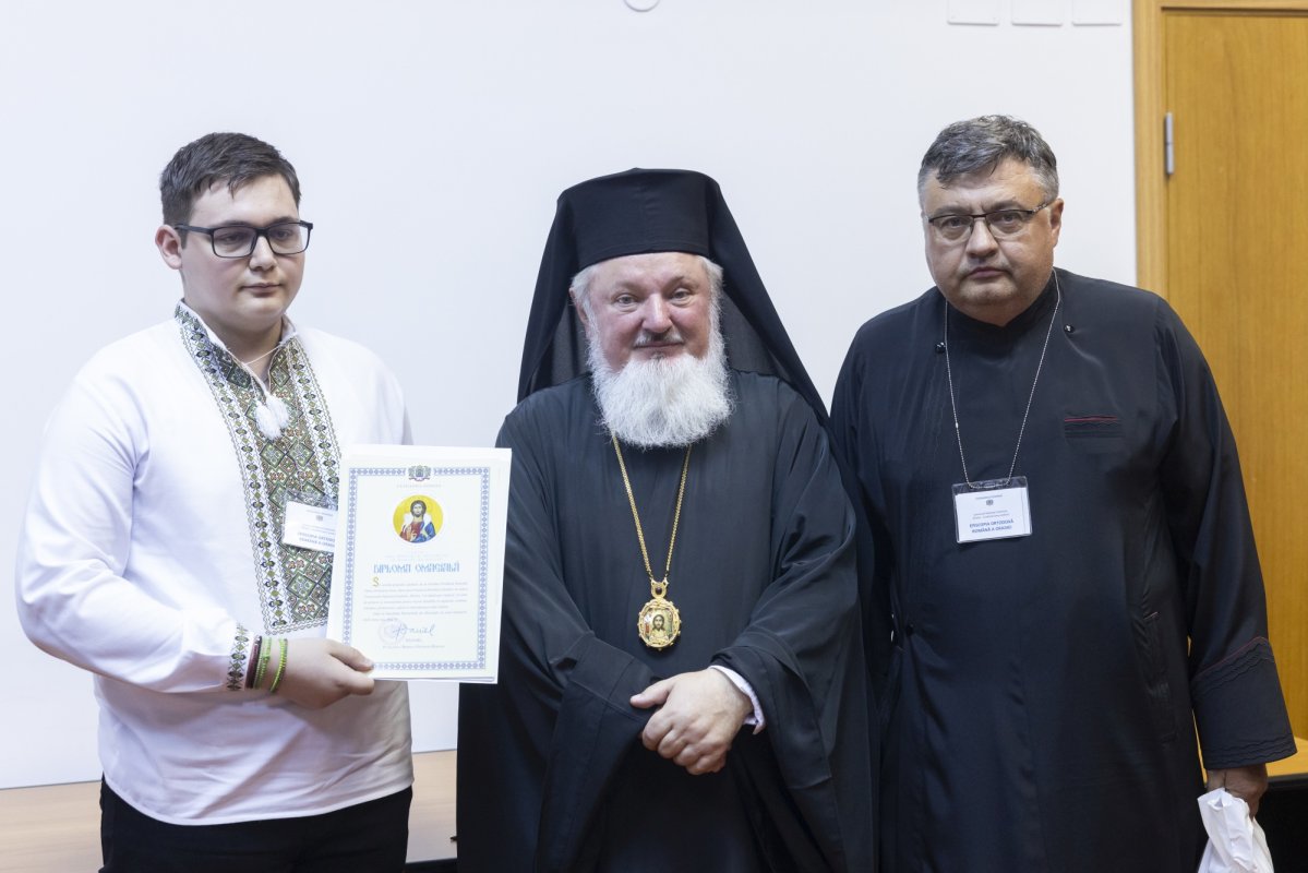 Tineri misionari câștigători ai concursurilor naționale, premiați în Capitală 296300