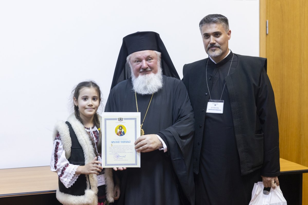 Tineri misionari câștigători ai concursurilor naționale, premiați în Capitală 296307