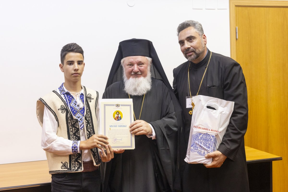 Tineri misionari câștigători ai concursurilor naționale, premiați în Capitală 296308