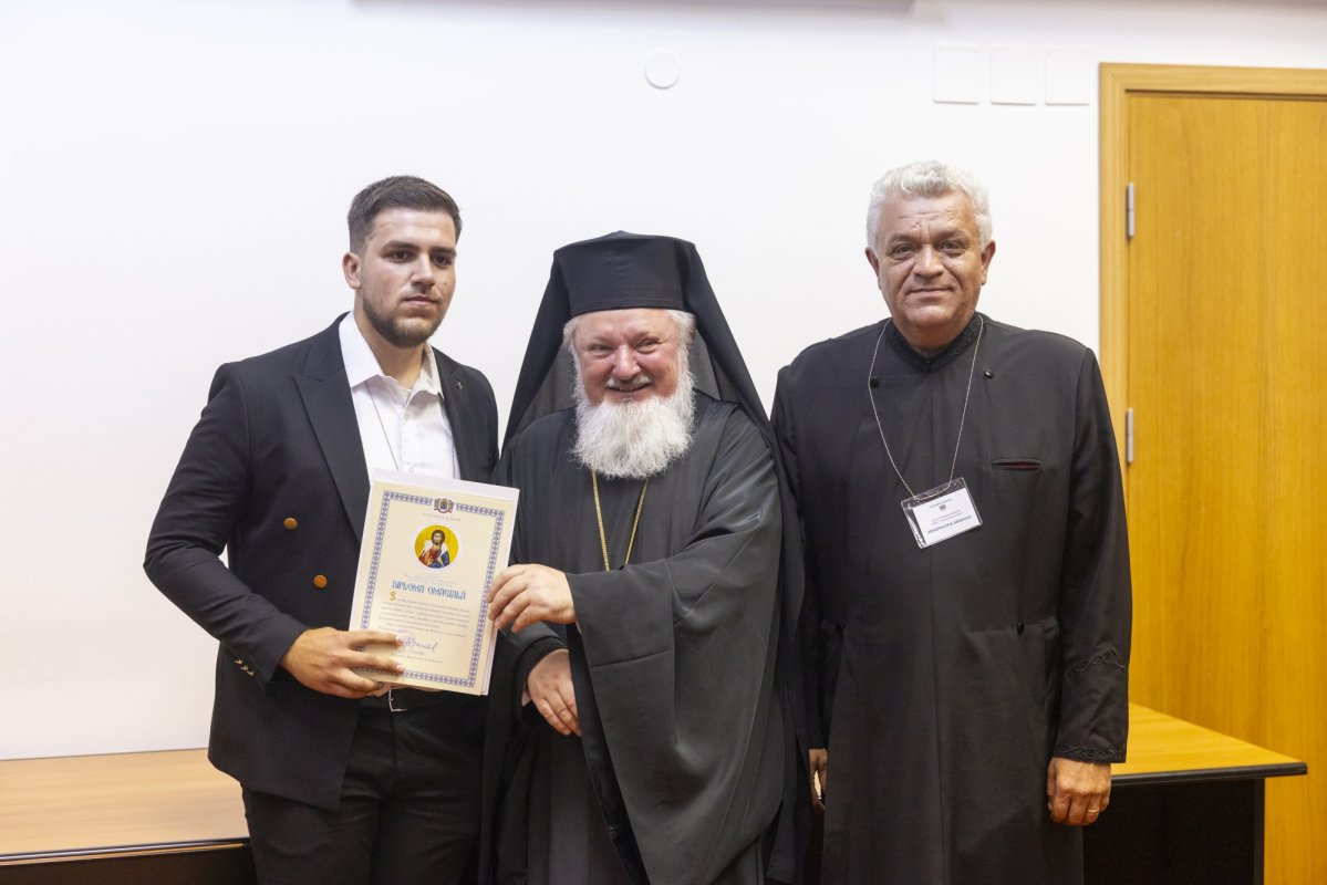Tineri misionari câștigători ai concursurilor naționale, premiați în Capitală 296311
