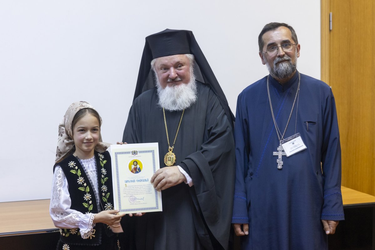 Tineri misionari câștigători ai concursurilor naționale, premiați în Capitală 296312