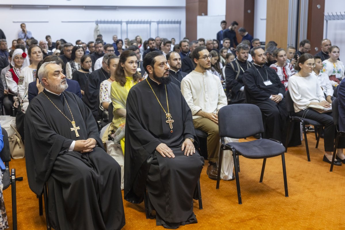 Tineri misionari câștigători ai concursurilor naționale, premiați în Capitală 296332