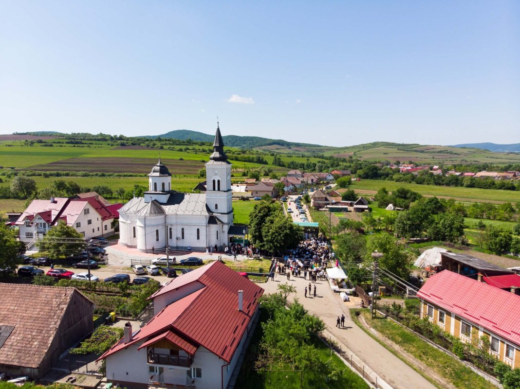 Binecuvântări arhiereşti în parohia bistriţeană Buduș 296350