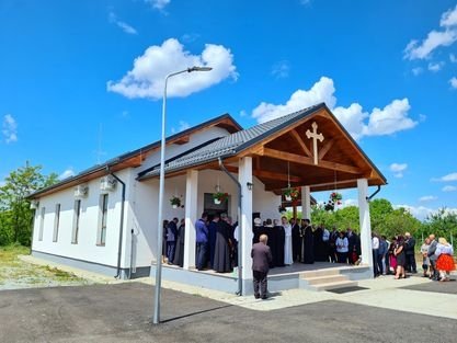 Binecuvântări arhiereşti în parohia bistriţeană Buduș 296355