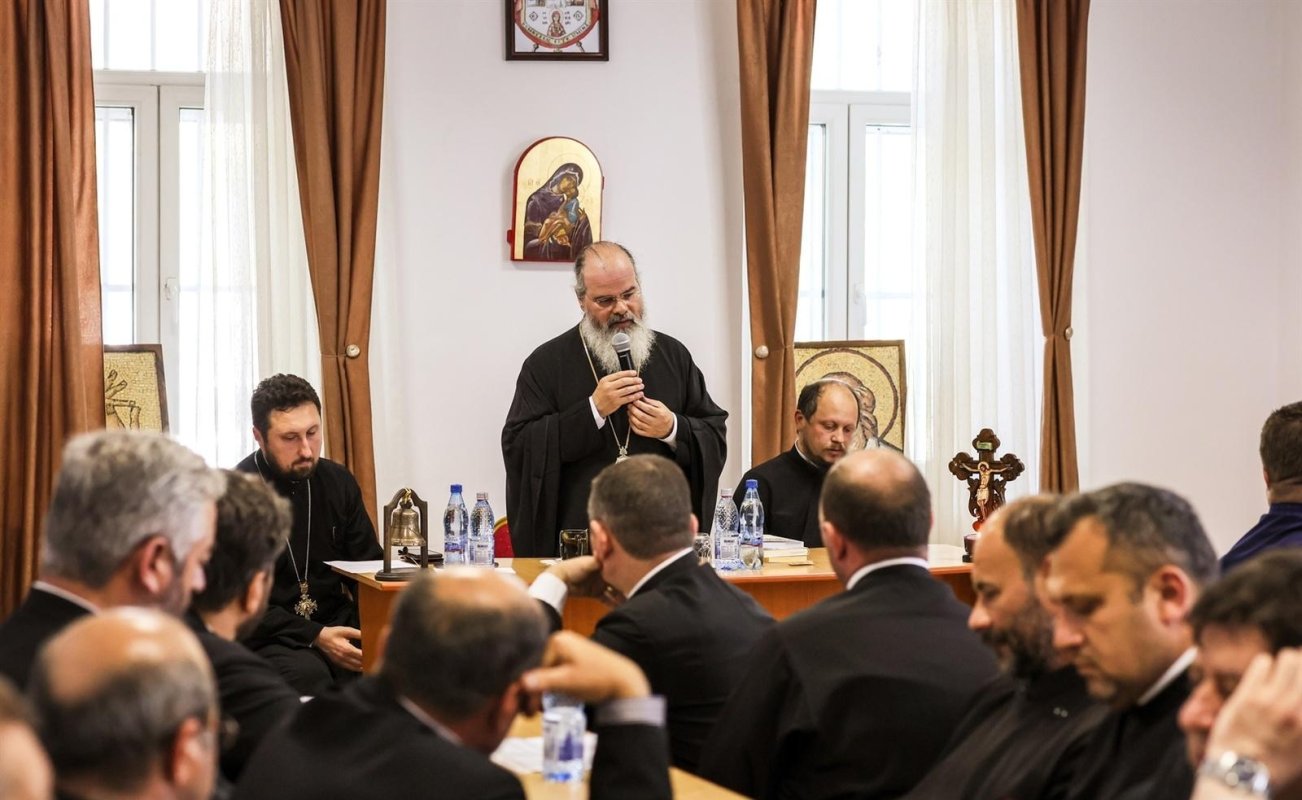 Conferința semestrială de primăvară cu preoții din Protopopiatul Huși 296347