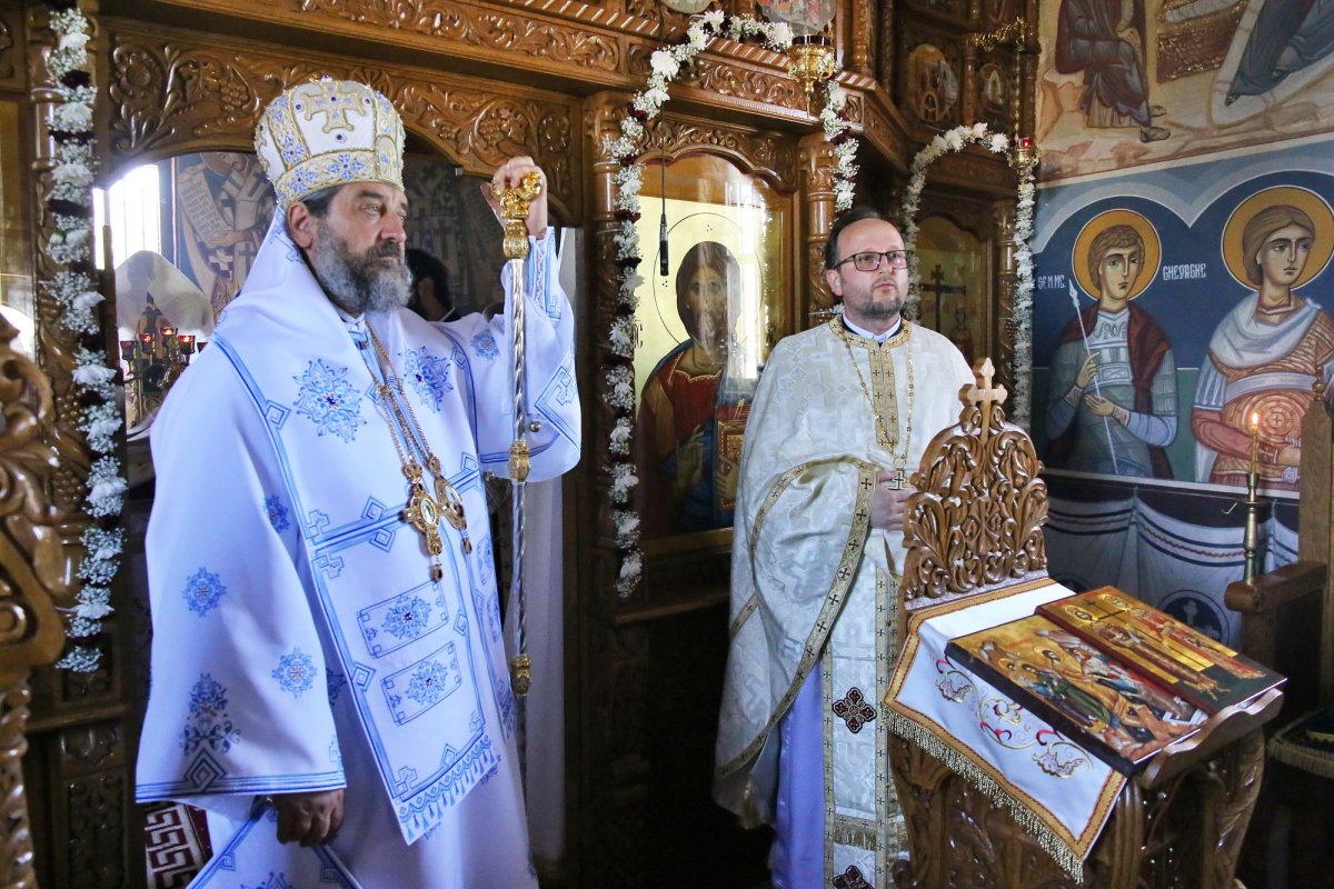 Hram și centenar la Bogonos, Iași 296640