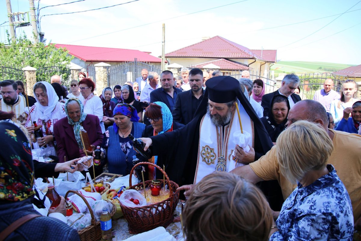 Hram și centenar la Bogonos, Iași 296646
