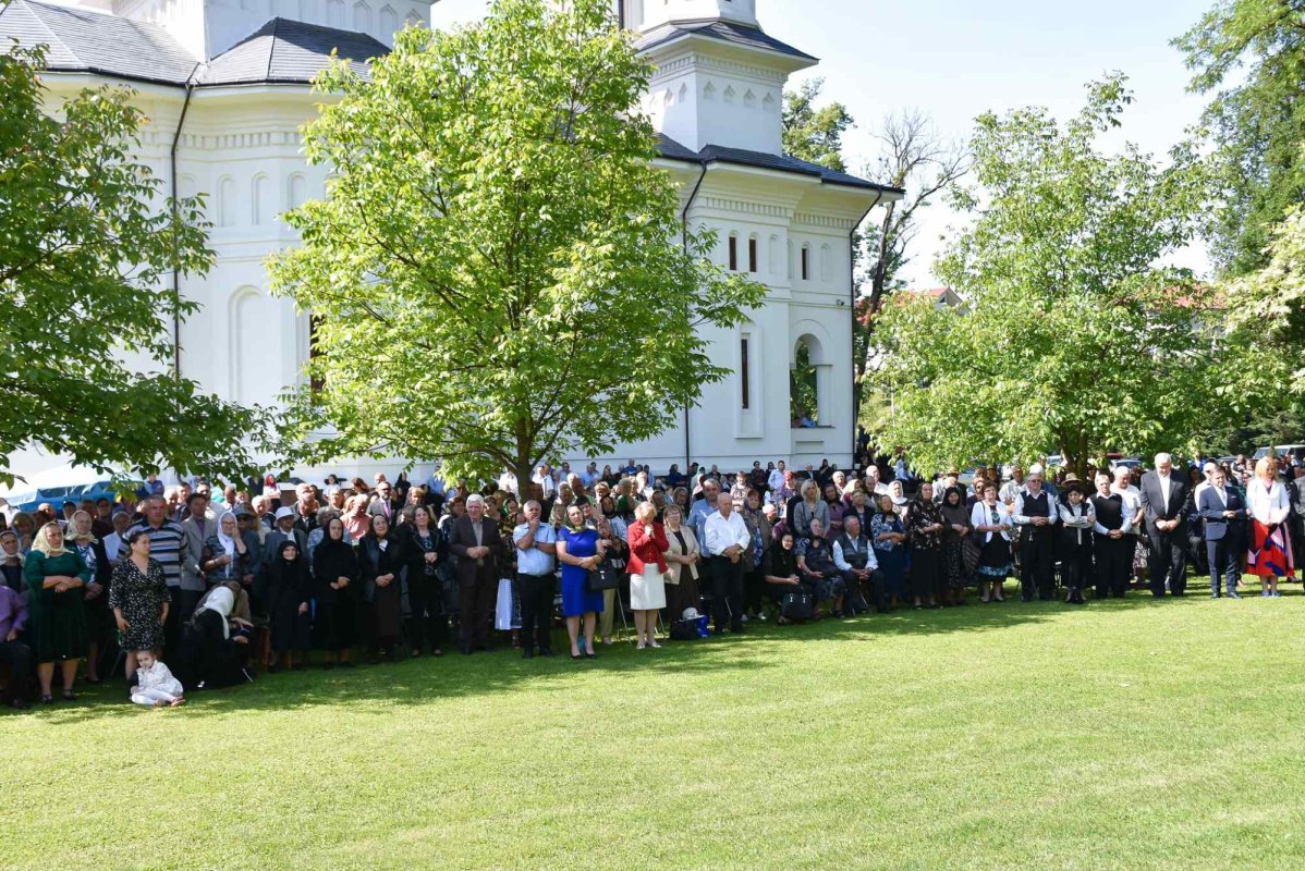 Hramul istoric la Mănăstirea Dobric 296677