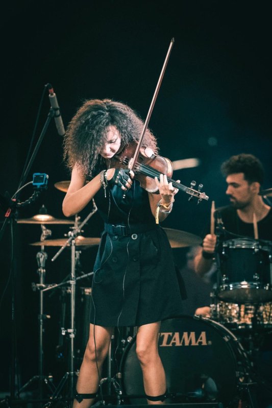 „Vioara nu e doar apanajul muzicii clasice” 296653