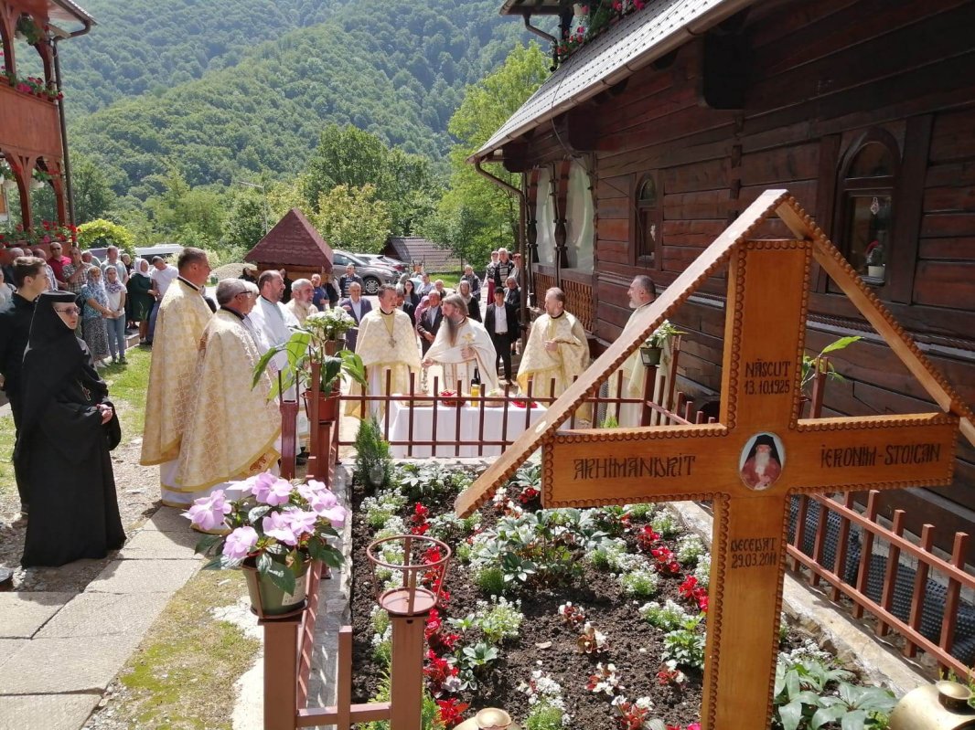 Hramul Mănăstirii Luncanii de Sus, județul Timiș 296797