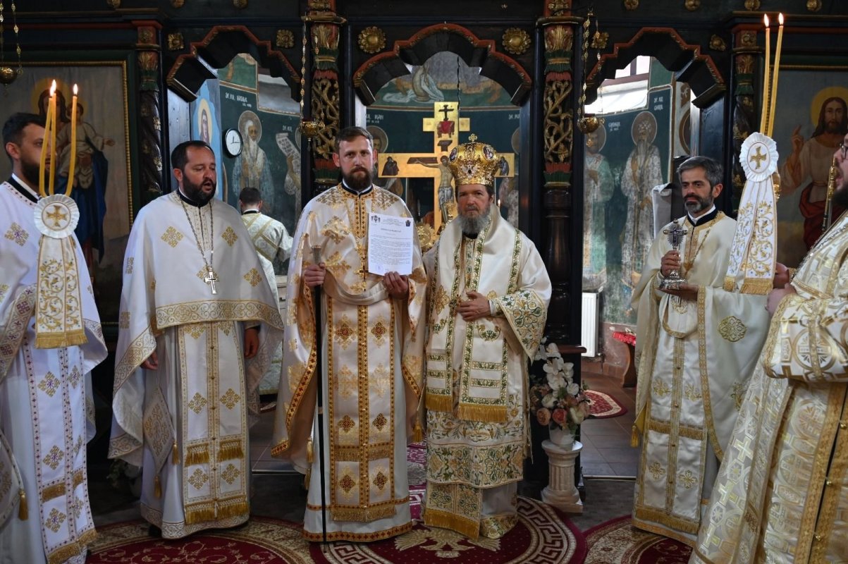 Serbarea hramului împărătesc al bisericii voievodale din Tinăud, Bihor 296776