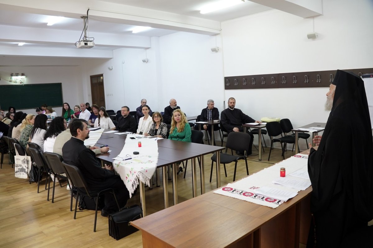 Sesiune de comunicări ştiinţifice studenţeşti la Galaţi 296816