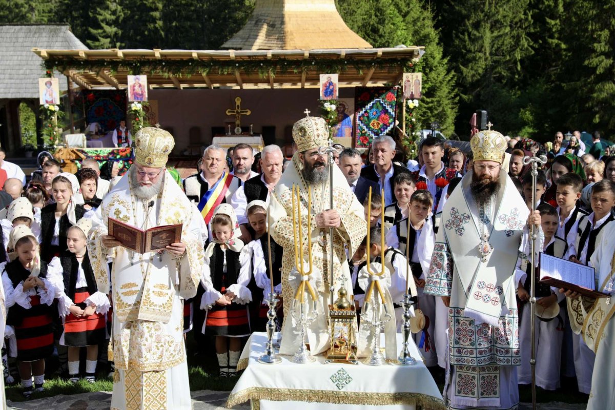 Târnosirea bisericii Mănăstirii Budeşti, Maramureş 296767