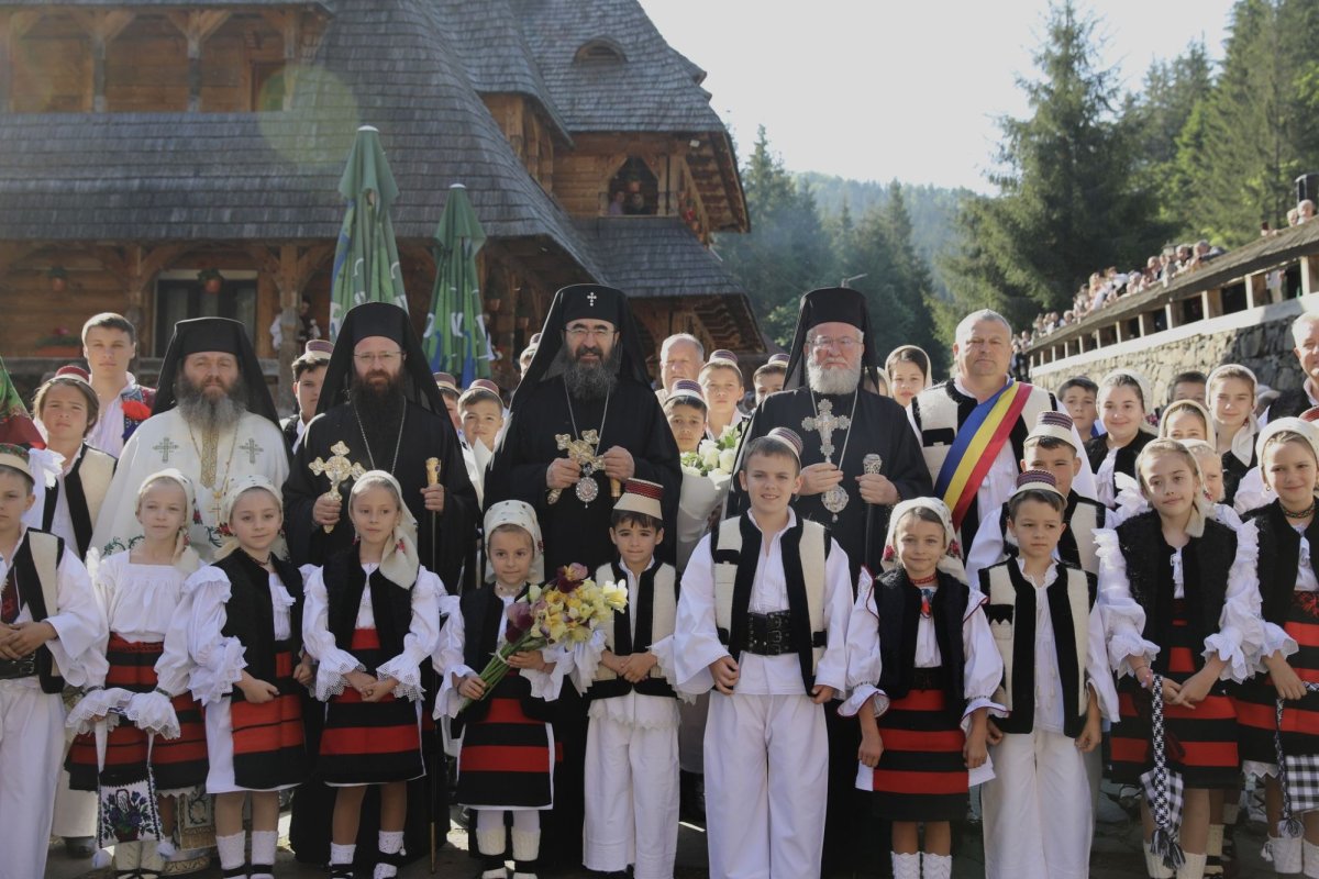 Târnosirea bisericii Mănăstirii Budeşti, Maramureş 296769