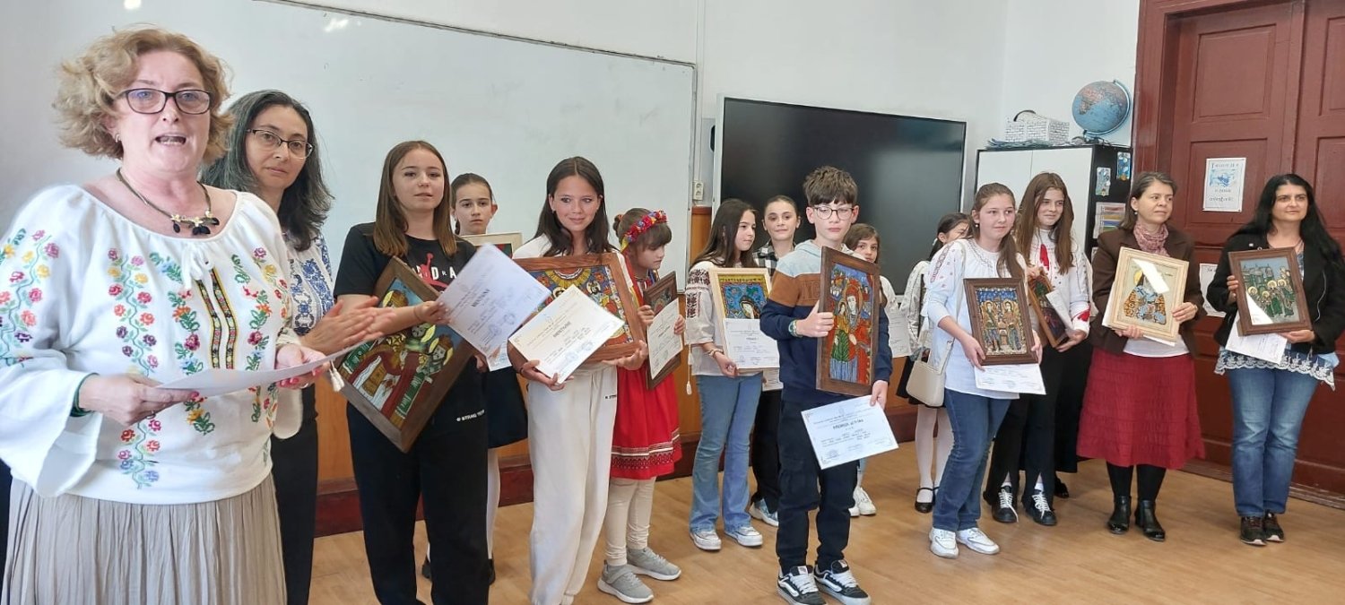 Concurs de pictat icoane pe sticlă în Protopopiatul Bran‑Zărnești 296877