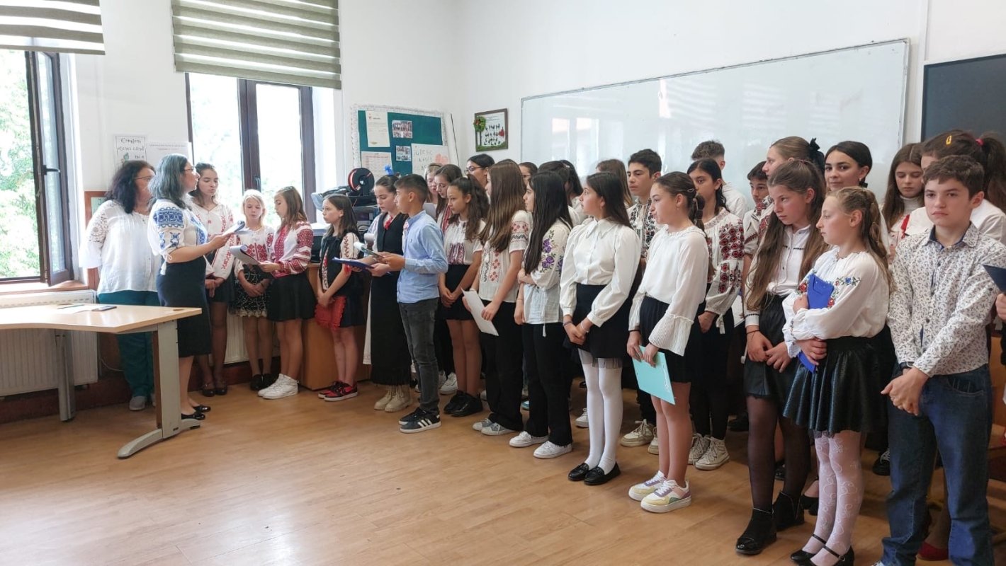 Concurs de pictat icoane pe sticlă în Protopopiatul Bran‑Zărnești 296879