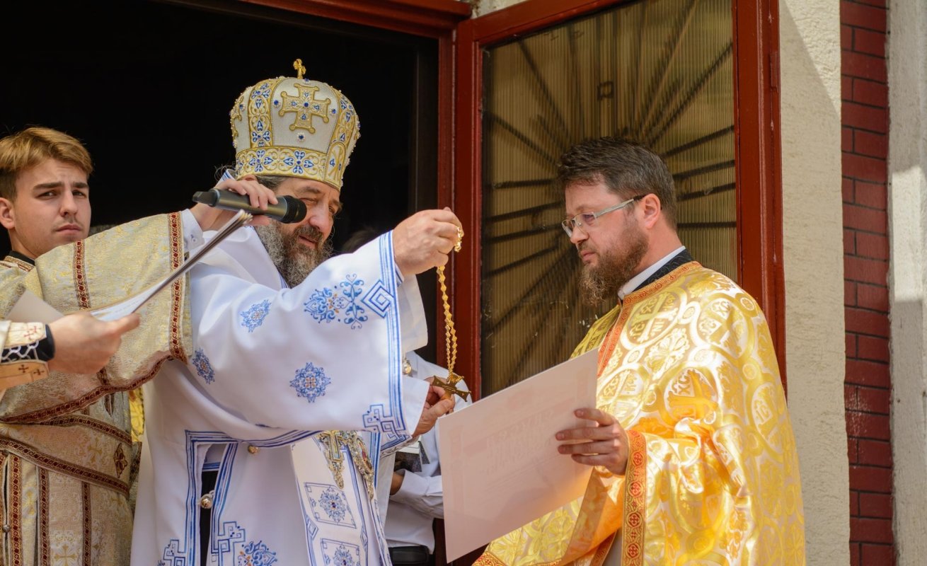 Slujiri arhierești în două parohii din Protopopiatul Botoșani 297030