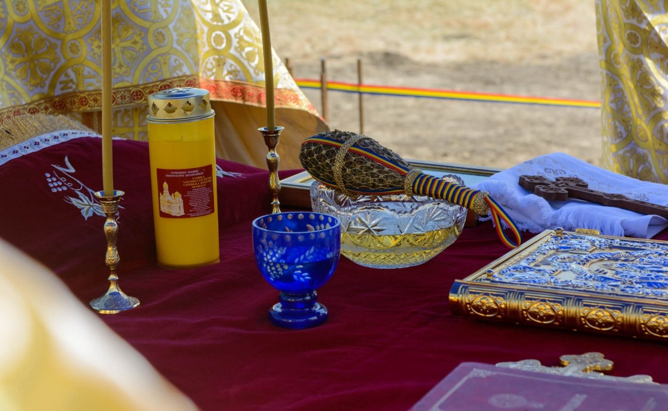 Slujiri arhierești în două parohii din Protopopiatul Botoșani 297034