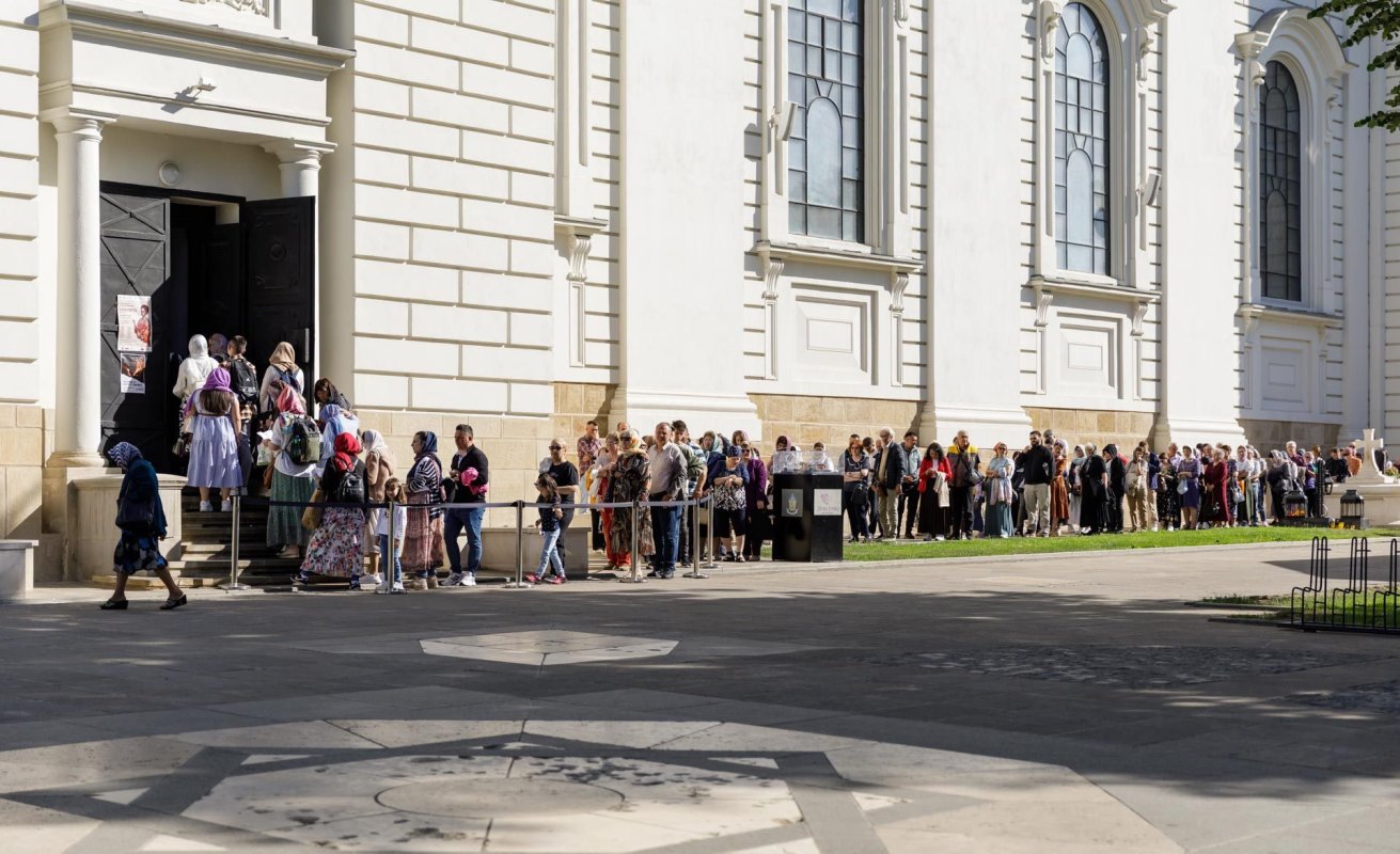 Grupul „Tronos” și Ansamblul „Sfântul Ioan Cucuzel” au încheiat IBMF 2024 297290