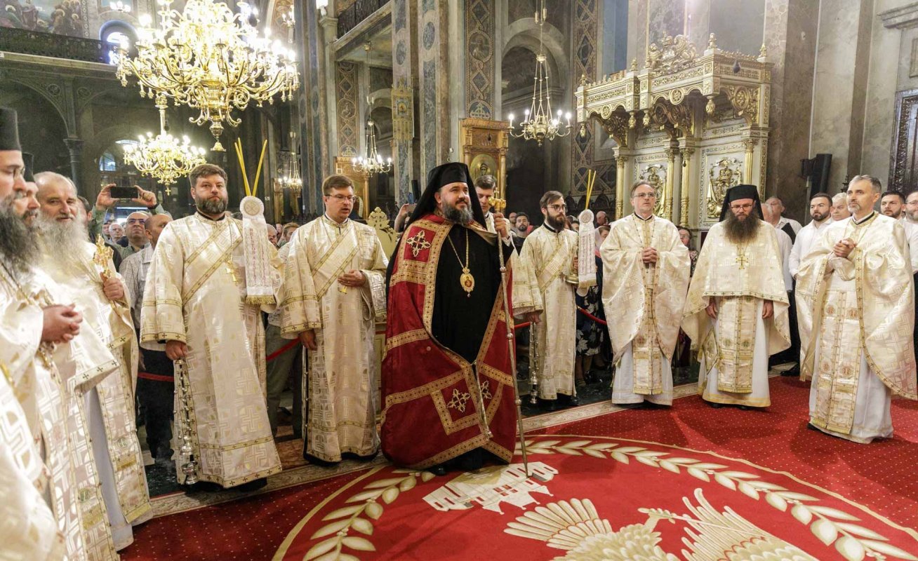 Grupul „Tronos” și Ansamblul „Sfântul Ioan Cucuzel” au încheiat IBMF 2024 297292