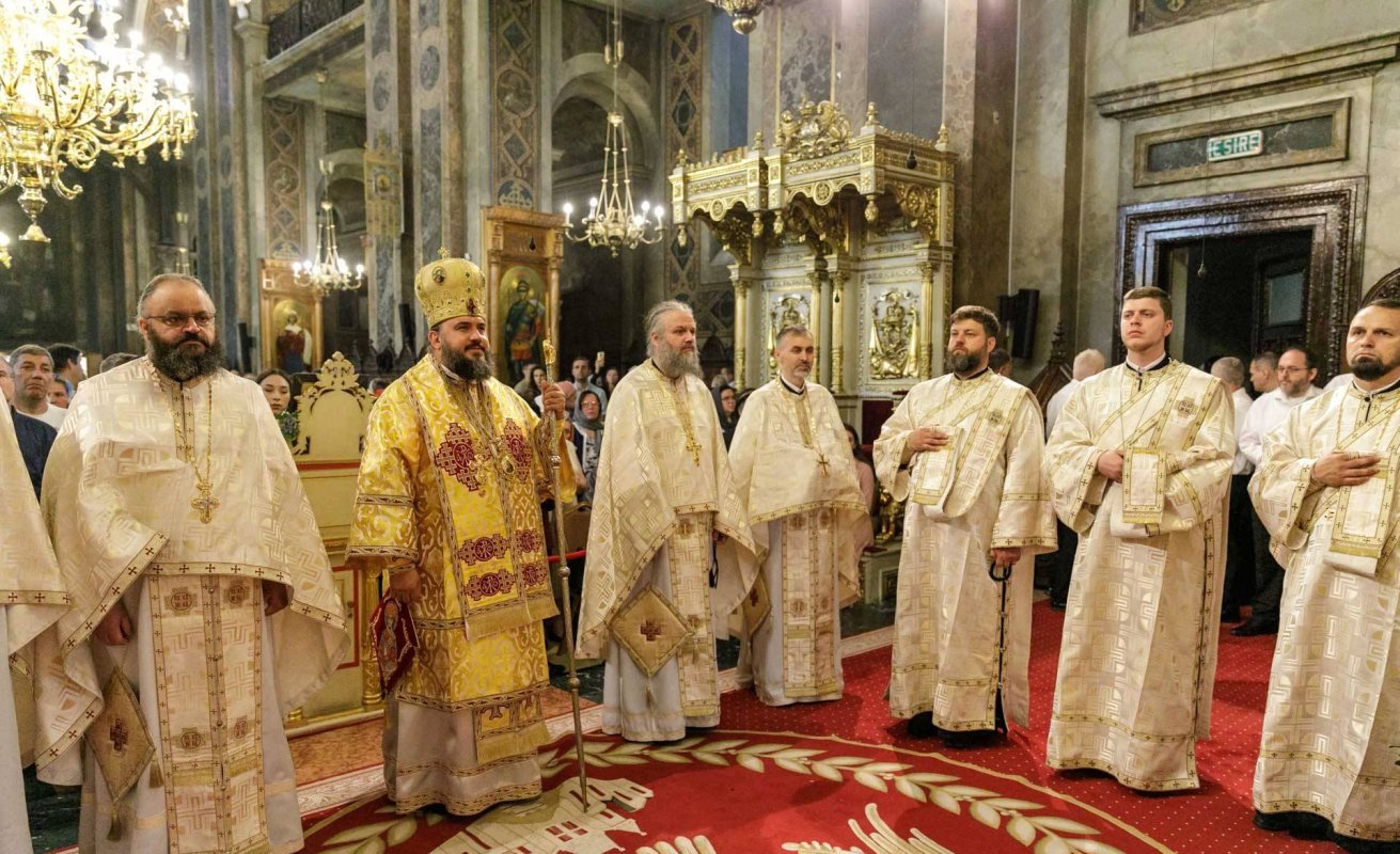 Grupul „Tronos” și Ansamblul „Sfântul Ioan Cucuzel” au încheiat IBMF 2024 297295