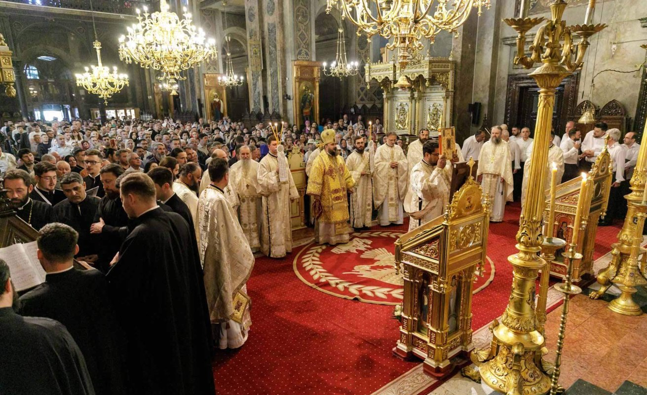 Grupul „Tronos” și Ansamblul „Sfântul Ioan Cucuzel” au încheiat IBMF 2024 297297