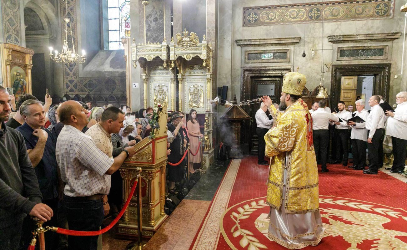 Grupul „Tronos” și Ansamblul „Sfântul Ioan Cucuzel” au încheiat IBMF 2024 297304