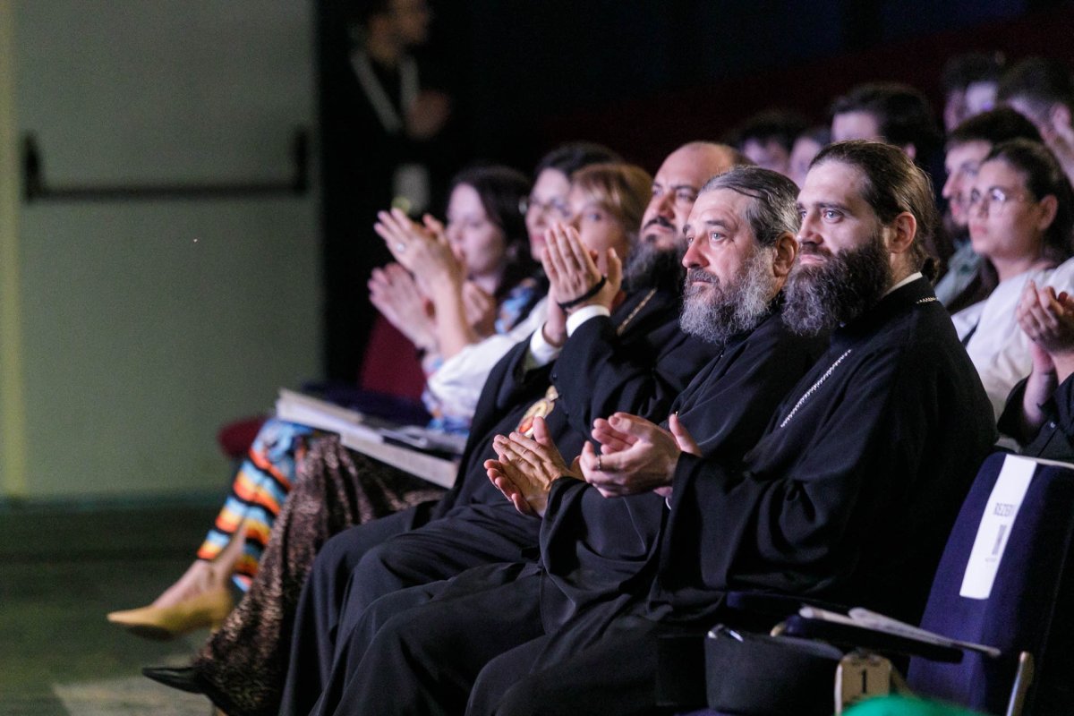 Grupul „Tronos” și Ansamblul „Sfântul Ioan Cucuzel” au încheiat IBMF 2024 297309