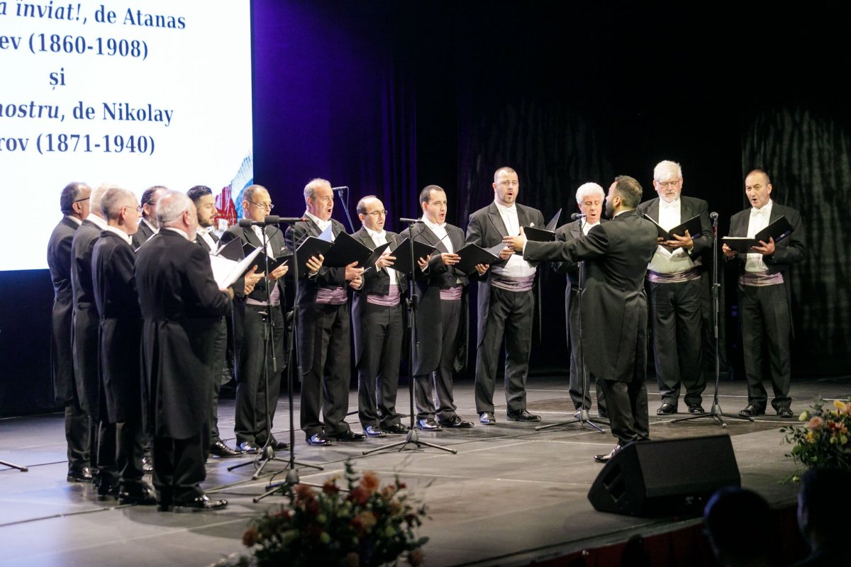 Grupul „Tronos” și Ansamblul „Sfântul Ioan Cucuzel” au încheiat IBMF 2024 297310