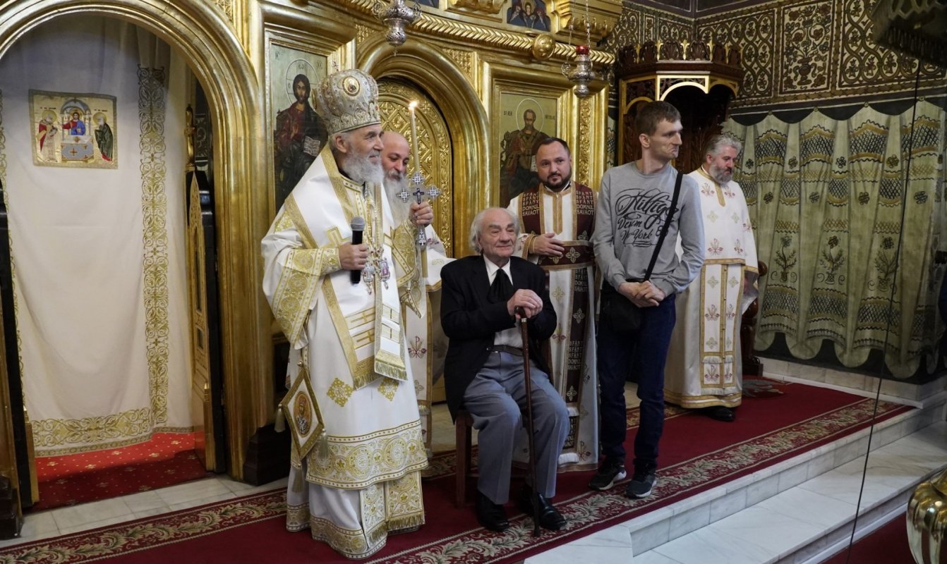 „Medicul ascet, pustnicul cetății și omul cel mai deschis pentru bolnavi” 297382