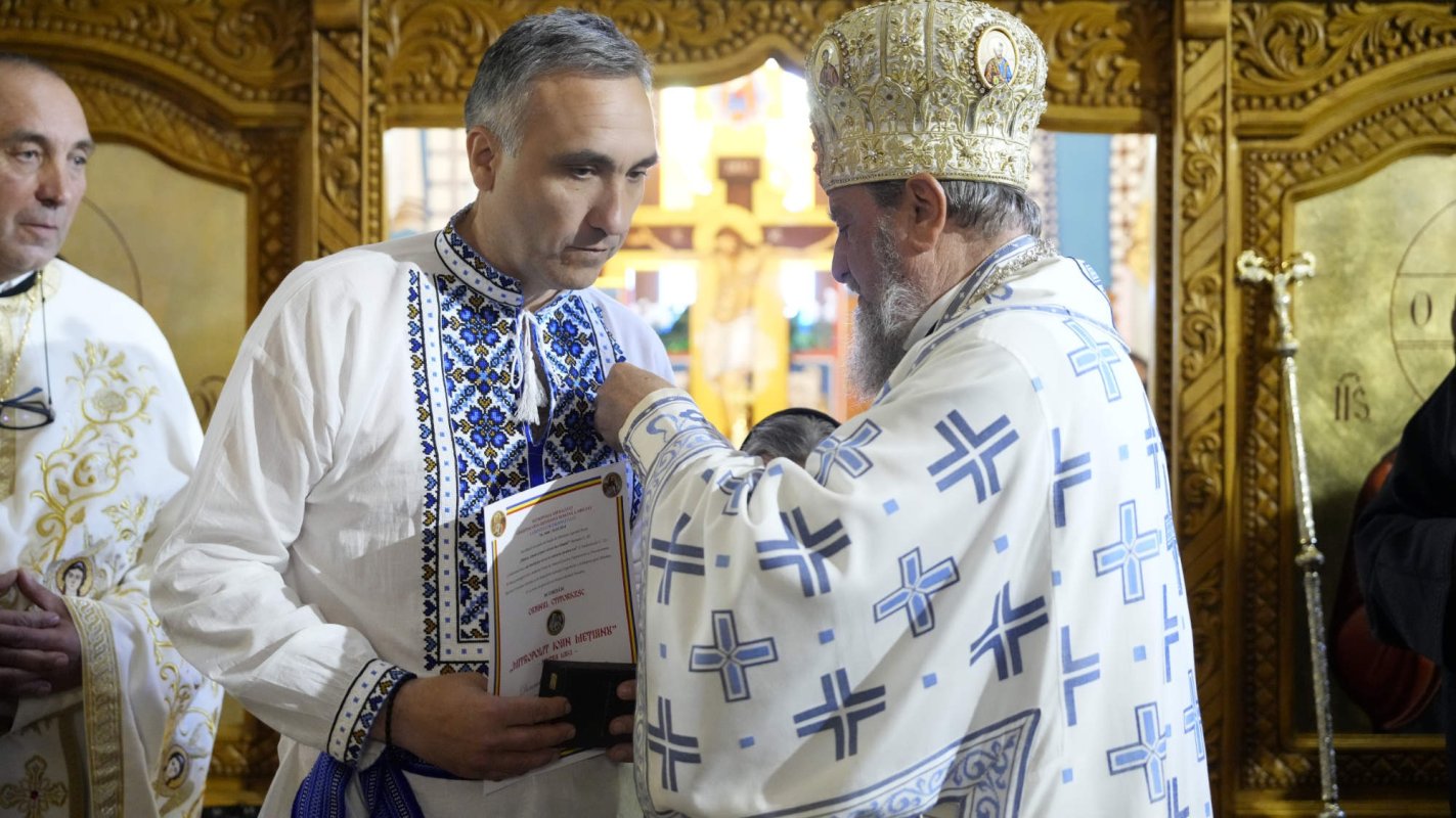 Sfințirea Bisericii „Sfânta Treime” din Peștera, județul Brașov 297371