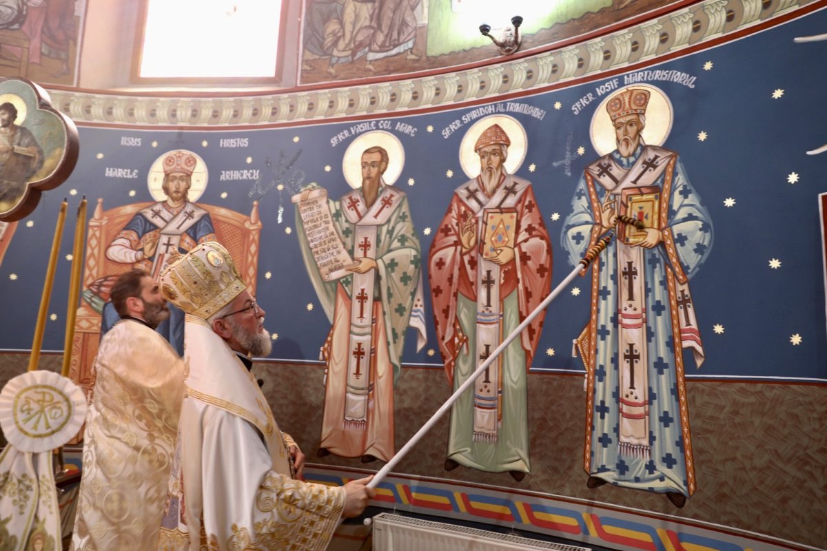 Înnoirea Bisericii „Sfinții Arhangheli Mihail și Gavriil” din Carei 297414