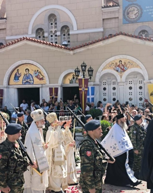 Mâna dreaptă a Sfântului Ioan Rusul a ajuns în Evia 297280