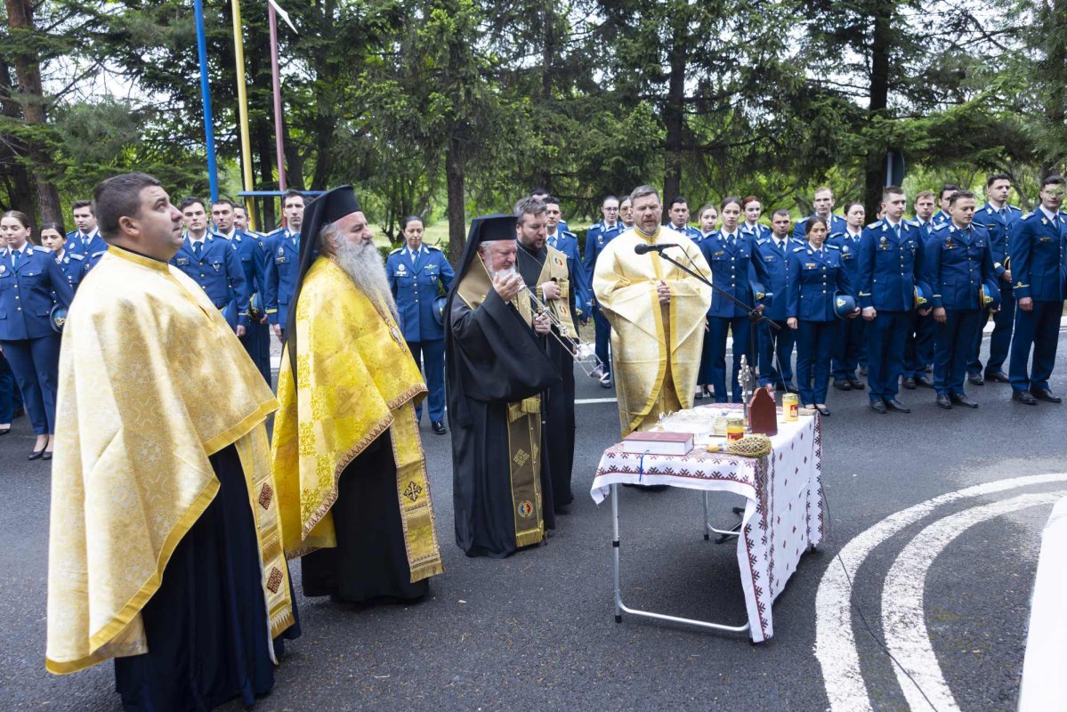 Sfințire de troiță la Baza 90 Transport Aerian din Otopeni  297436