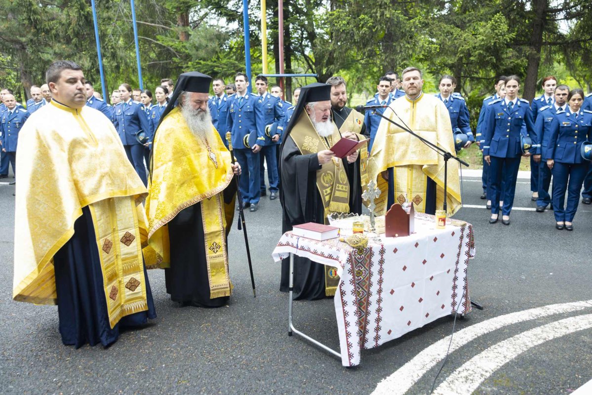 Sfințire de troiță la Baza 90 Transport Aerian din Otopeni  297440