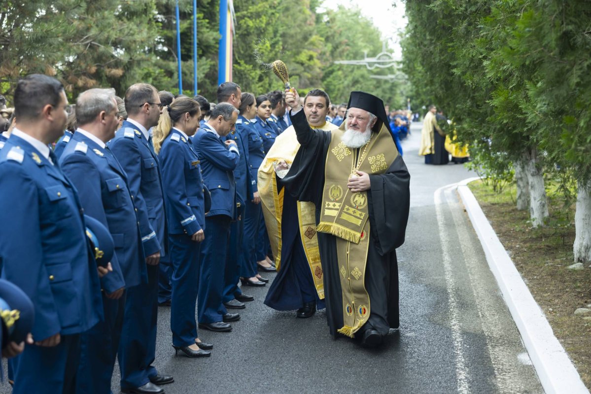 Sfințire de troiță la Baza 90 Transport Aerian din Otopeni  297444