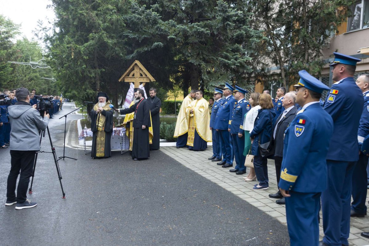 Sfințire de troiță la Baza 90 Transport Aerian din Otopeni  297448