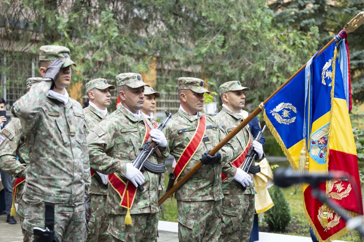 Sfințire de troiță la Baza 90 Transport Aerian din Otopeni  297453