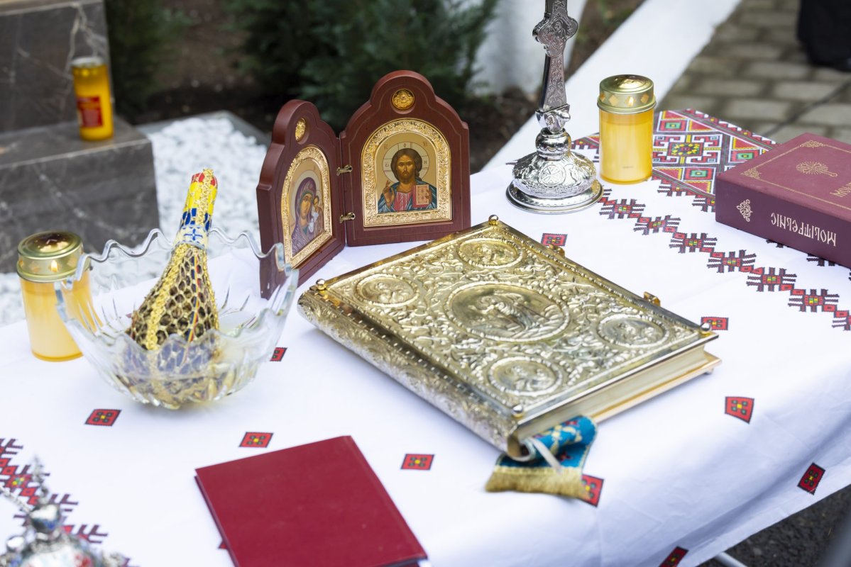 Sfințire de troiță la Baza 90 Transport Aerian din Otopeni  297454