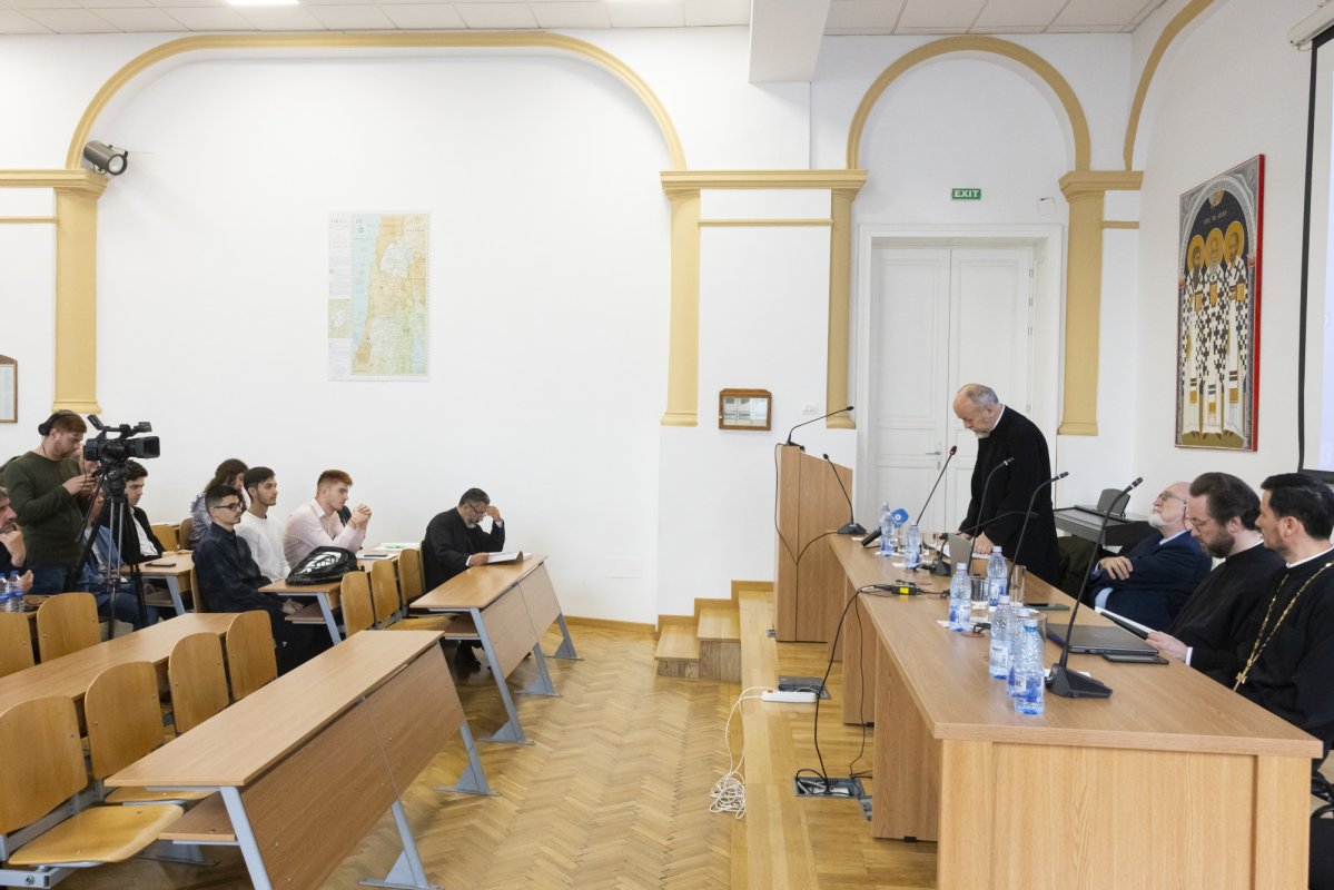 Simpozion studențesc la Facultatea „Justinian Patriarhul” 297545
