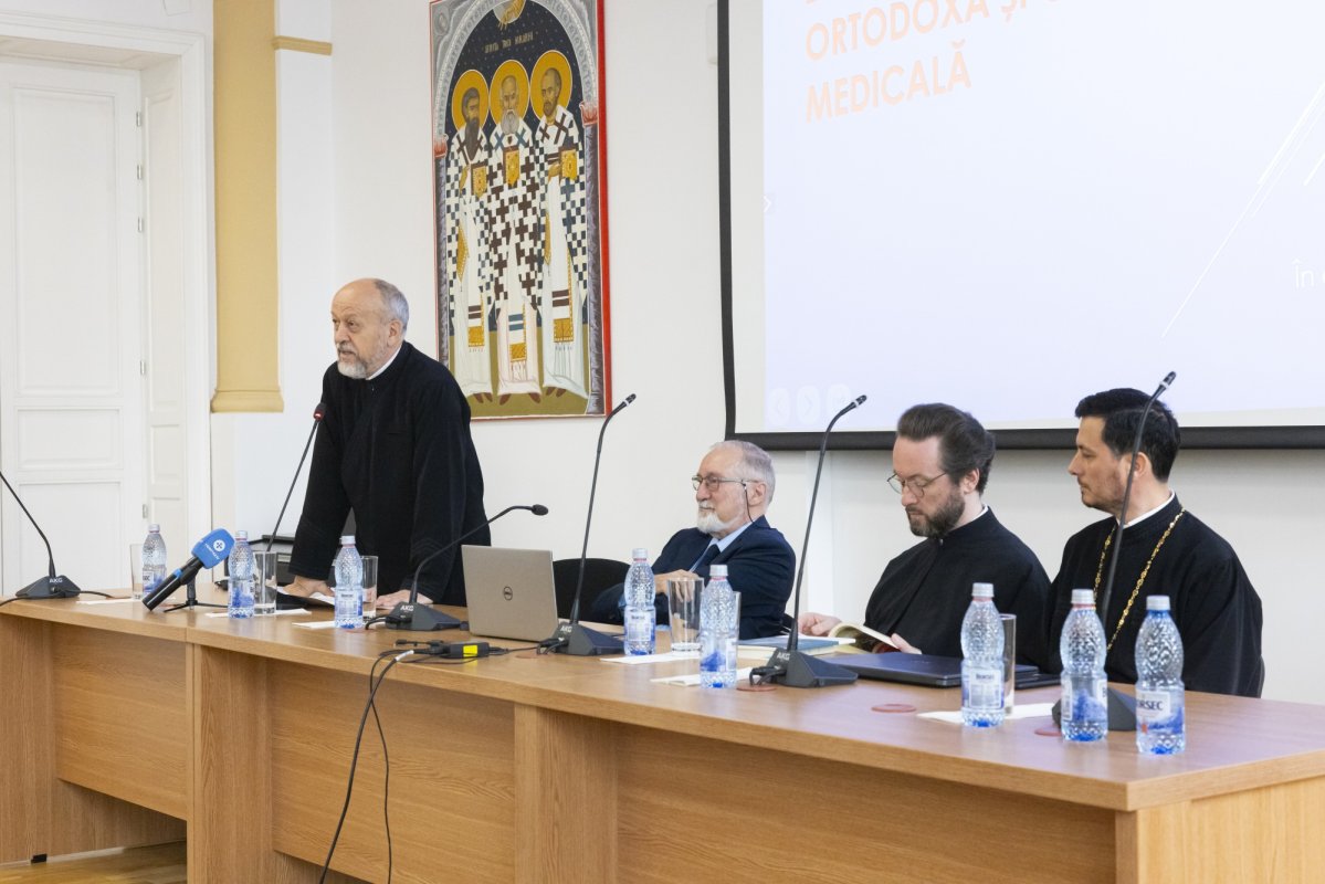 Simpozion studențesc la Facultatea „Justinian Patriarhul” 297546