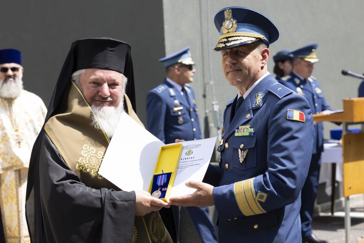 Binecuvântare la ceas aniversar pentru Comandamentul Componentei Aeriene 297690