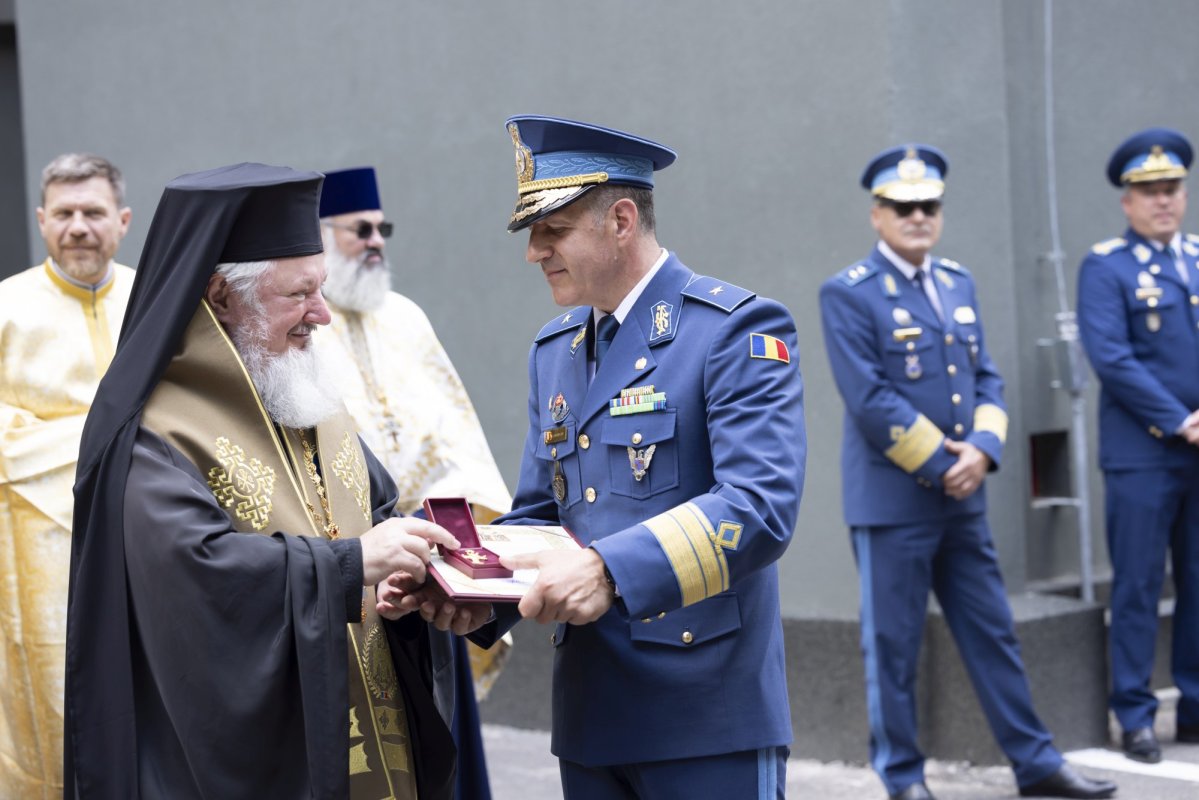 Binecuvântare la ceas aniversar pentru Comandamentul Componentei Aeriene 297699