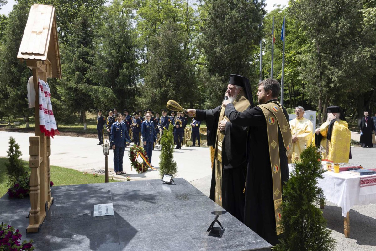 Binecuvântare la ceas aniversar pentru Comandamentul Componentei Aeriene 297718