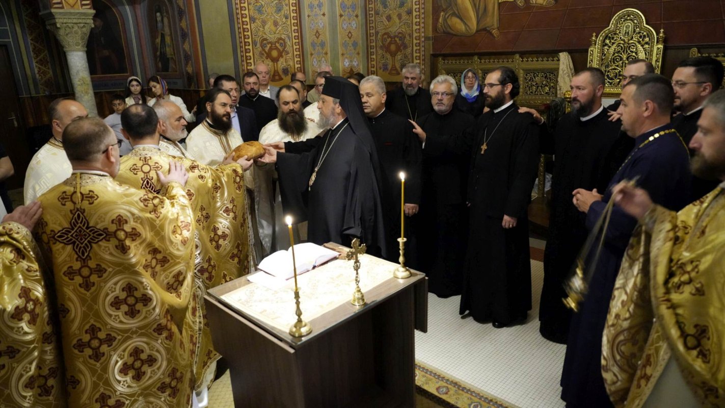 Absolvenţii promoţiei 2004 s‑au revăzut la Facultatea de Teologie Ortodoxă din Sibiu 297848